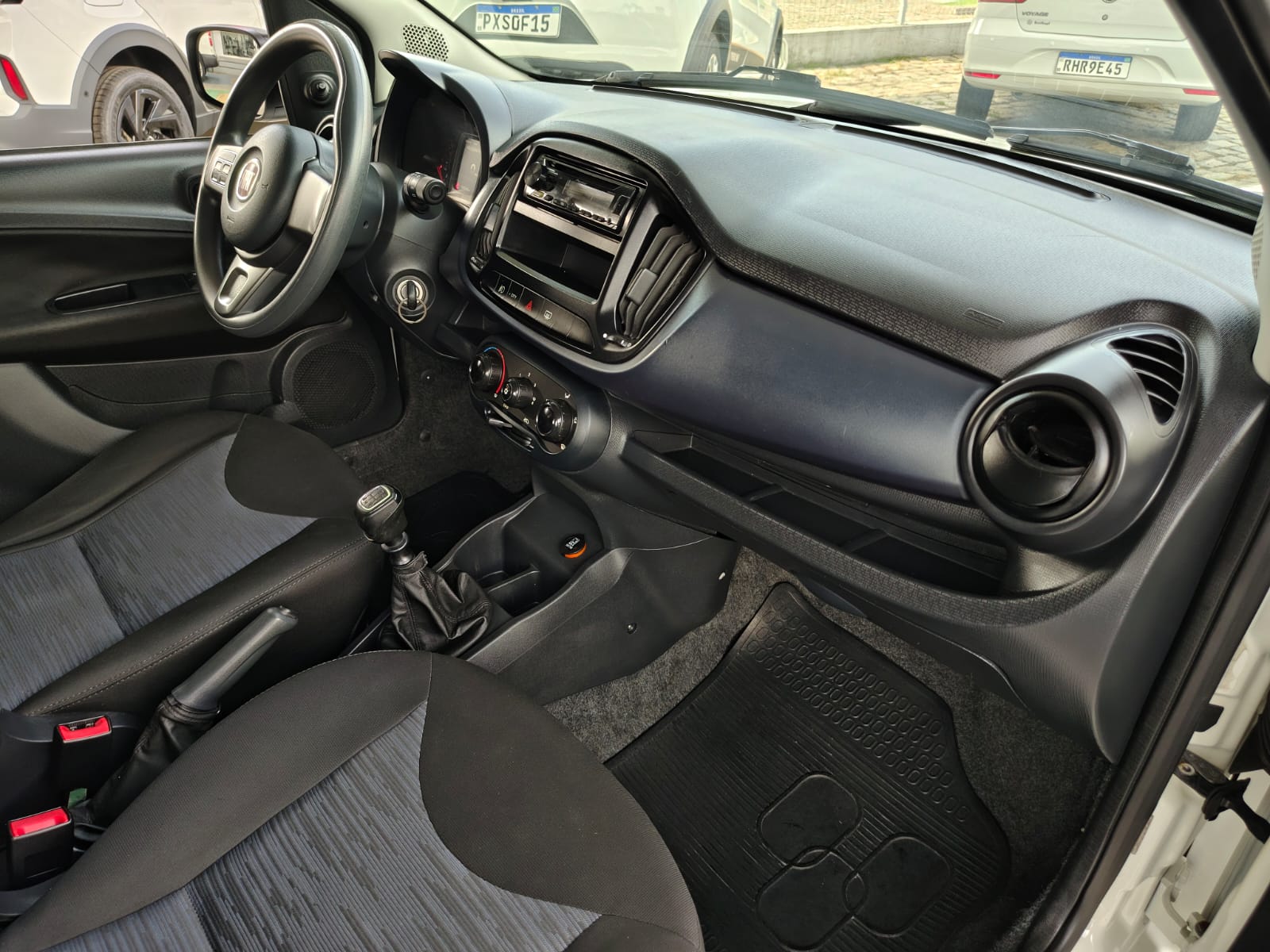 fiat uno attractive 1.0 (flex) 4p