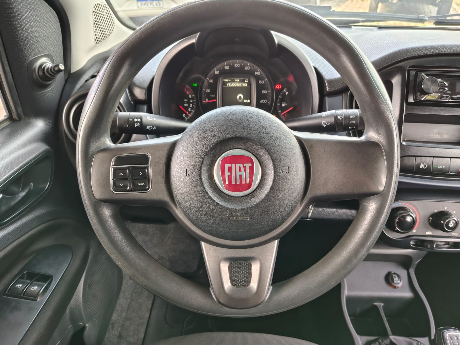 fiat uno attractive 1.0 (flex) 4p