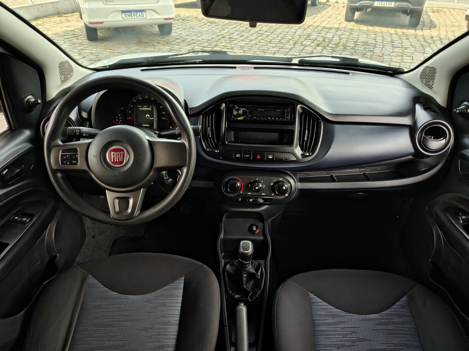 fiat uno attractive 1.0 (flex) 4p