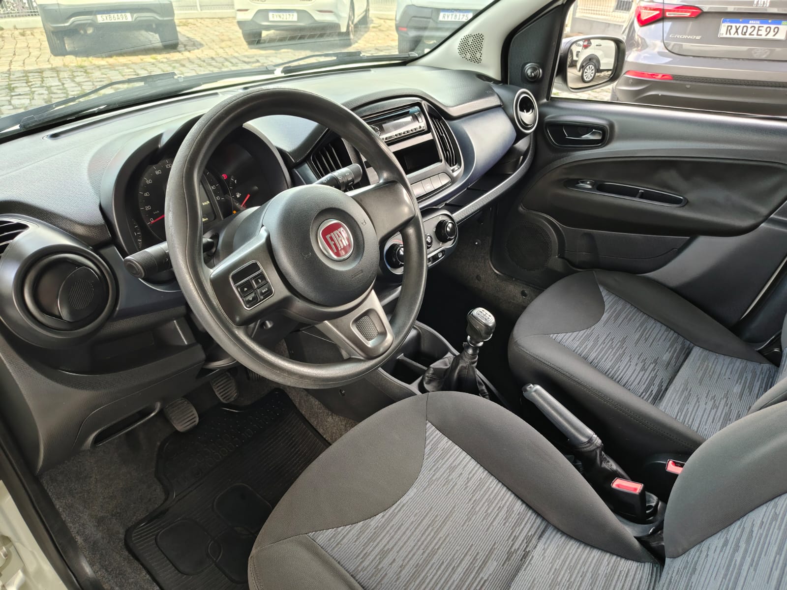 fiat uno attractive 1.0 (flex) 4p