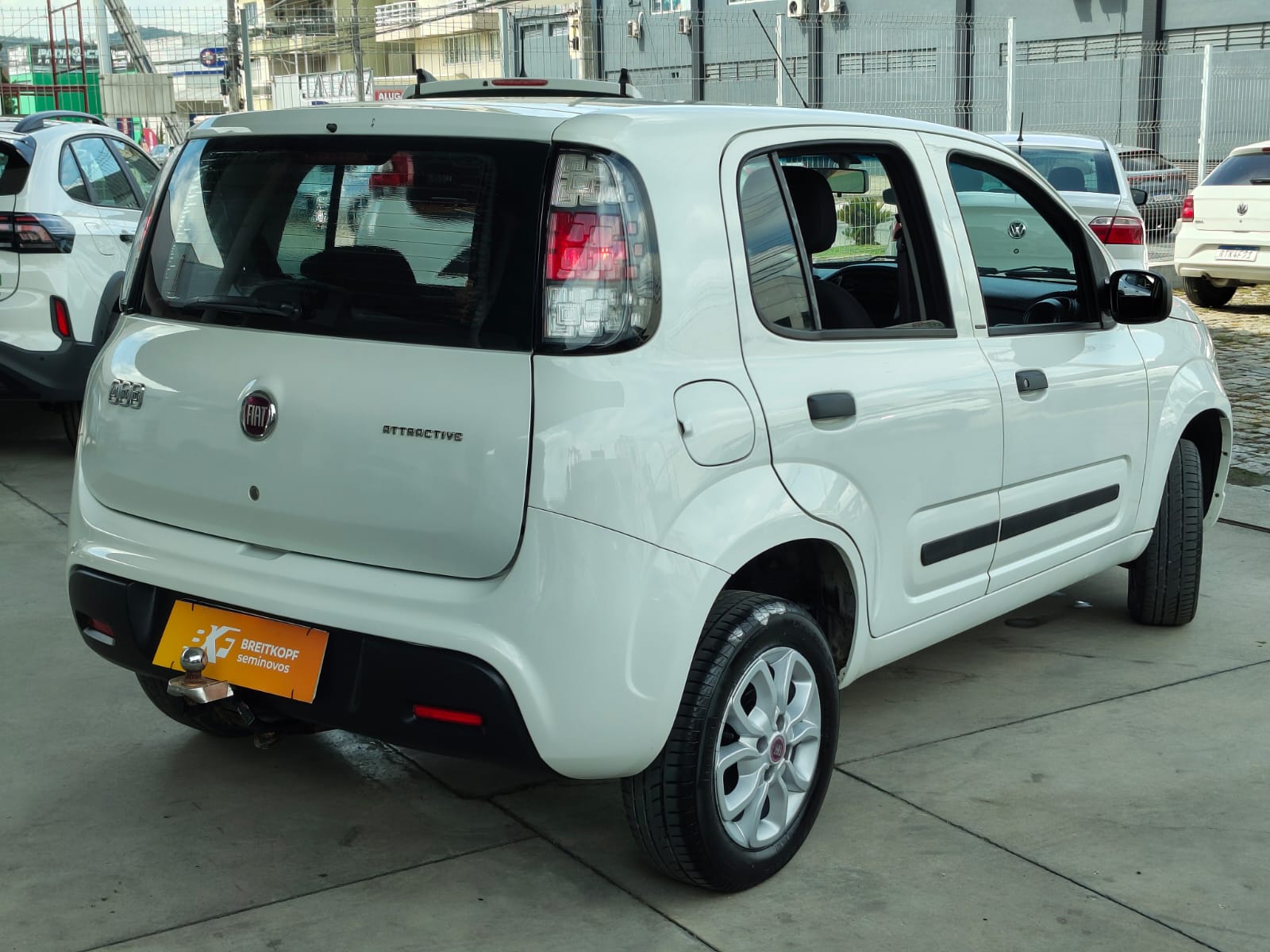 fiat uno attractive 1.0 (flex) 4p