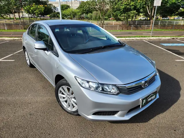 Carro Honda Civic 2014 New  LXS 1.8 16V i-VTEC (Flex)