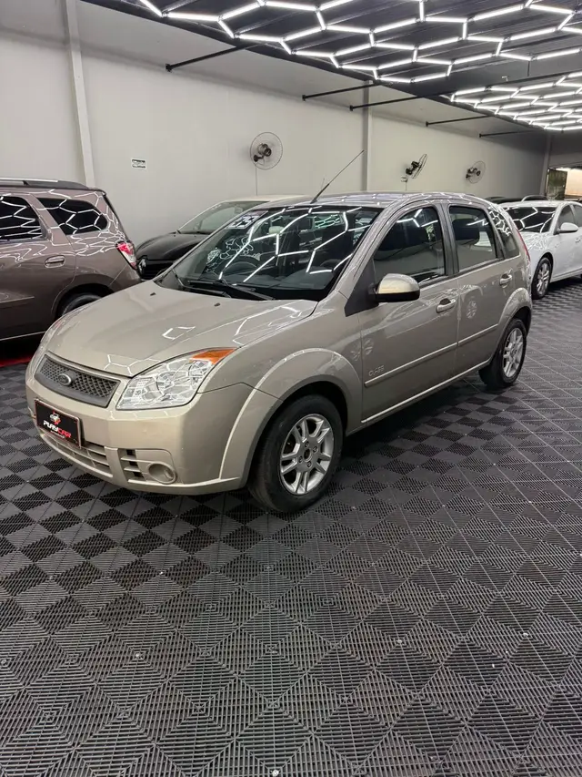 Carro Ford Fiesta Hatch 2009 1.6 (Flex)