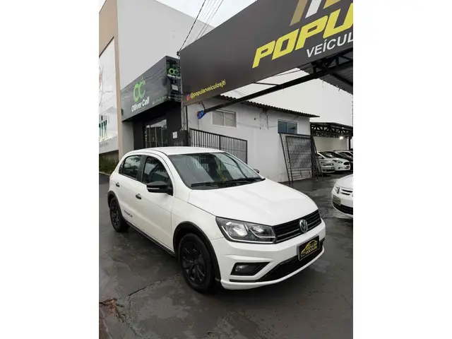 Carro Volkswagen Gol 2017 1.0 MPI Track (Flex)