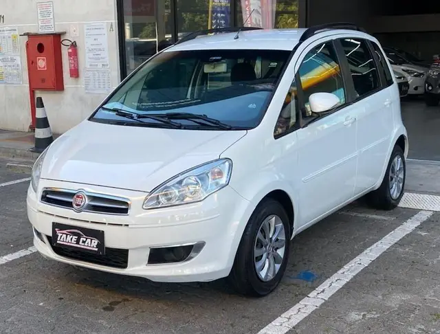 Carro Fiat Idea 2015 Attractive 1.4 8V (Flex)
