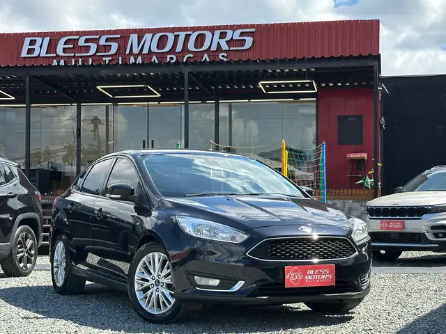 Carro Ford Focus Sedan 2016 SE 2.0 PowerShift