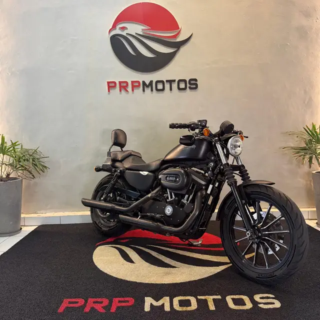 Moto Harley-Davidson Sportster XL 883 2013 Iron