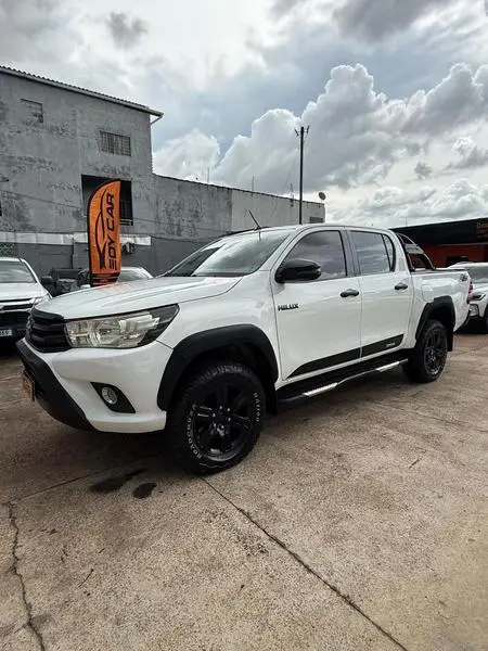 Carro Toyota Hilux Cabine Dupla 2018 Hilux 2.8 TDI SR CD Challenge 4x4 (Aut)