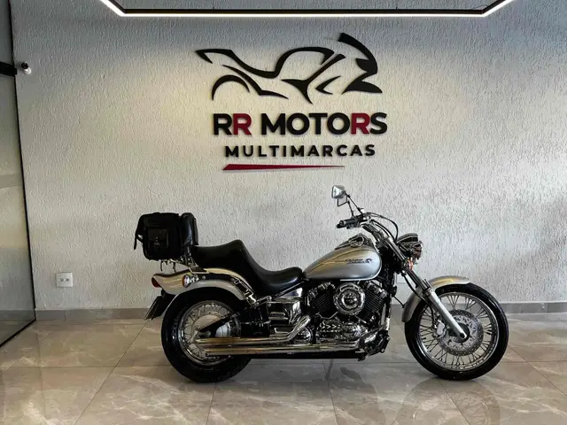 Moto Yamaha XVS 650 2004 Drag Star