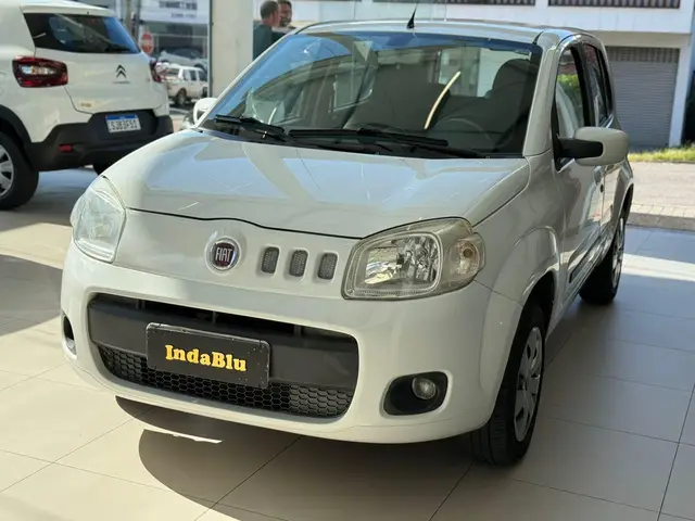Carro Fiat Uno 2011 Attractive 1.4 8V (Flex) 4p