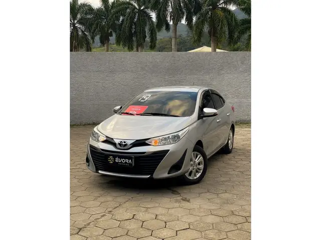 Carro Toyota Yaris Sedan 2019 1.5 XL (Flex)