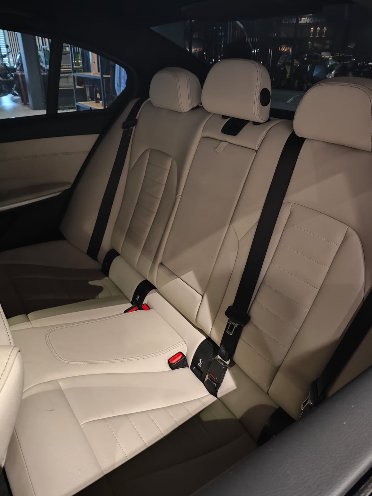 BMW-320i-M Sport 2.0 Turbo (Aut.)