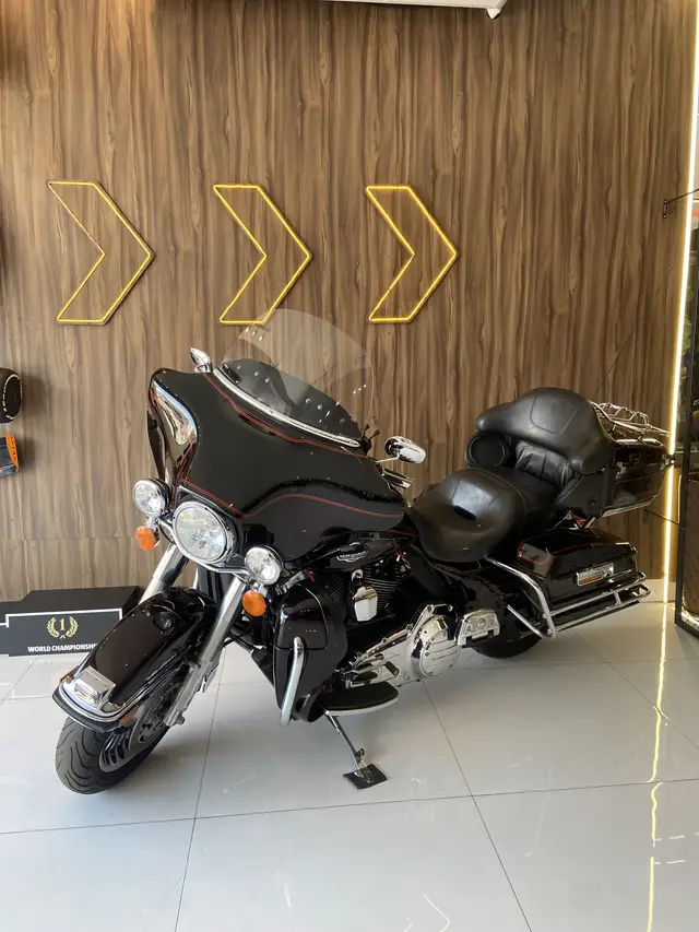 Moto Harley-Davidson CVO 2011 Ultra Classic Eletric Glide