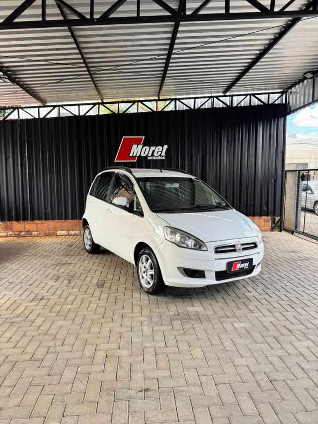 Carro Fiat Idea 2015 Attractive 1.4 8V (Flex)