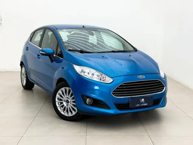 Carro Ford Fiesta Hatch 2015 Titanium Powershift 1.6 (Flex)