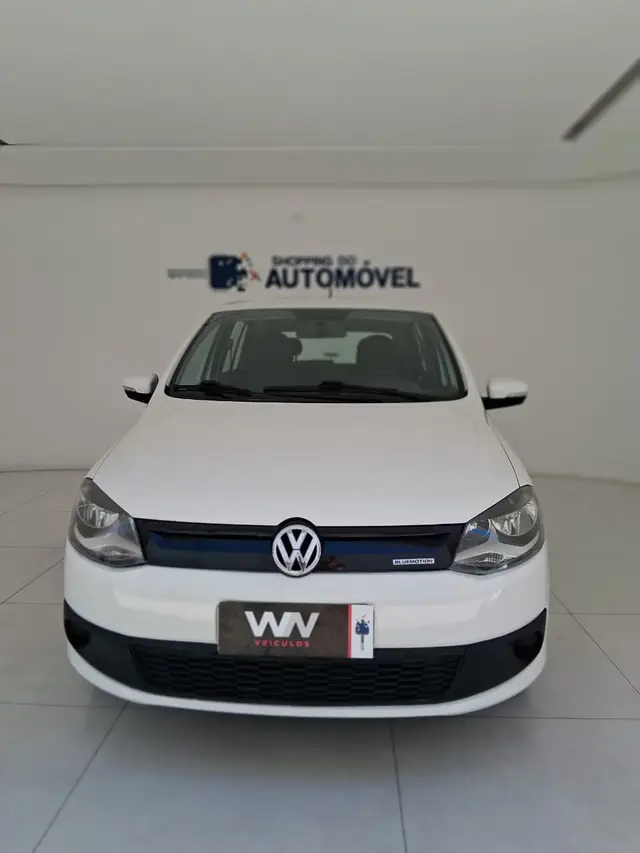 Carro Volkswagen Fox 2014 1.0 TEC  BlueMotion (Flex) 2p