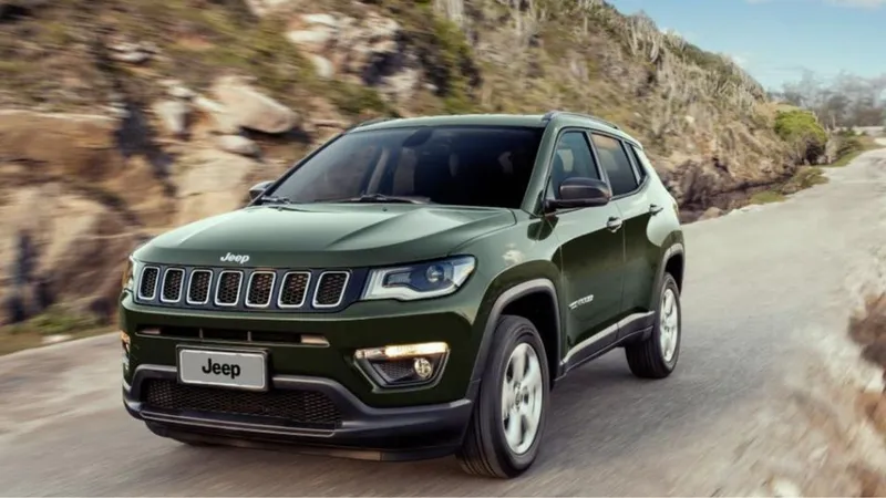 Raro Jeep Compass flex 4x4 é opção versátil mais barata que Fiat Mobi 0km
