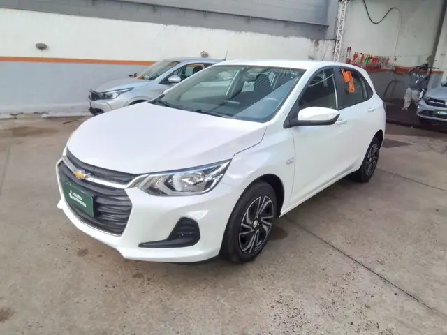 Carro Chevrolet Onix Plus 2024 LT 1.0