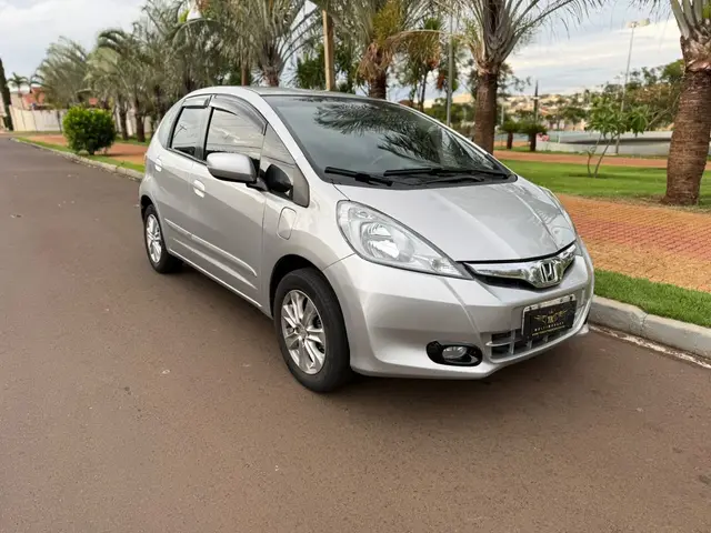 Carro Honda Fit 2013 LX 1.4 (flex)