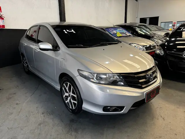 Carro Honda City 2014 Sport 1.5 16V (Flex)