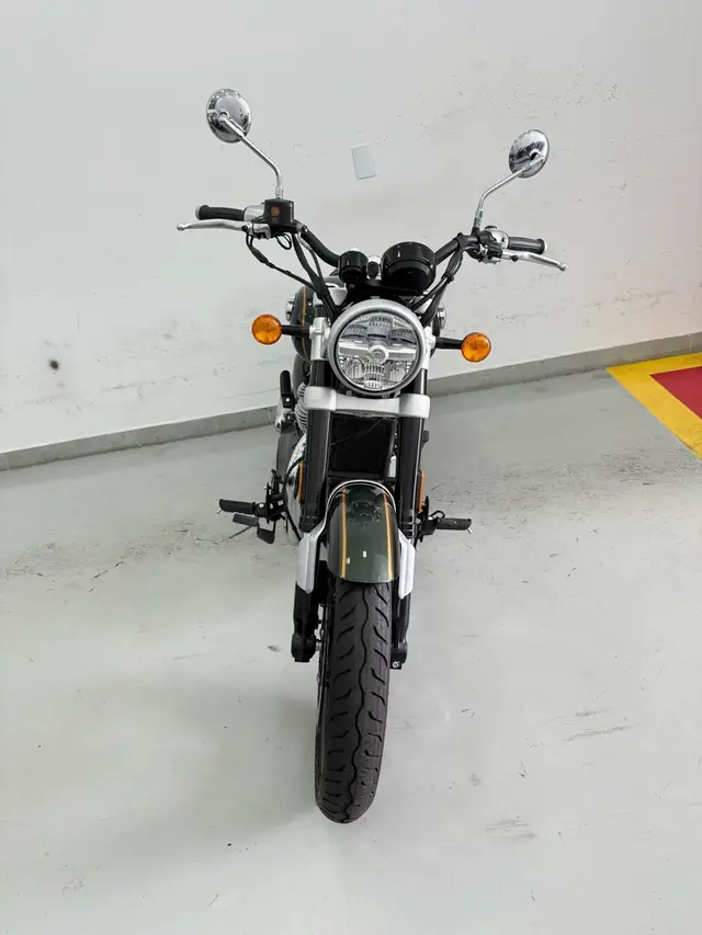Moto Royal Enfield Super Meteor 2025 Astral
