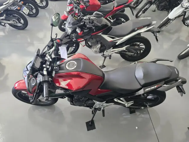 Moto Honda CB 300F Twister 2025 (CBS)