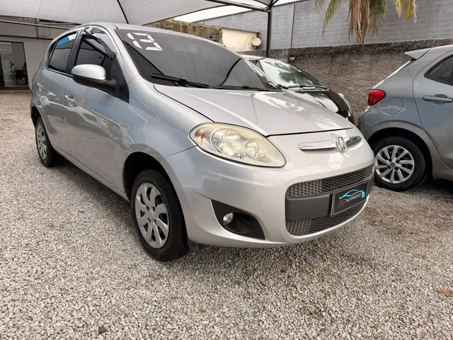 Carro Fiat Palio 2013 Attractive 1.4 8V (Flex)