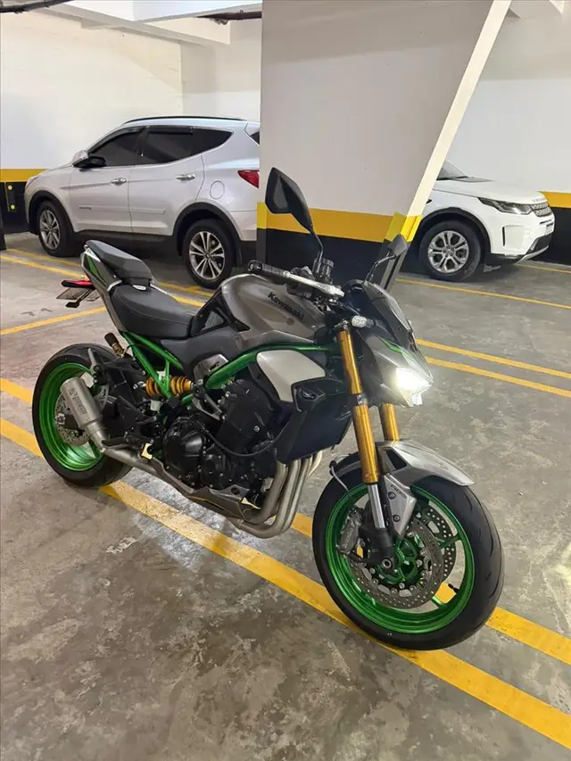 Moto Kawasaki Z 900 2026 R Edition
