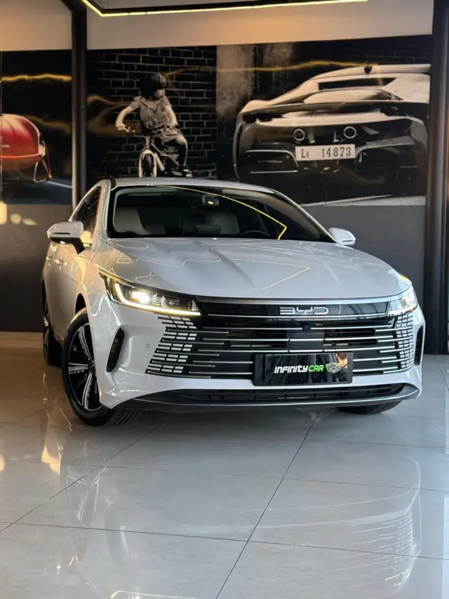 Carro BYD King 2025 DM-i GL