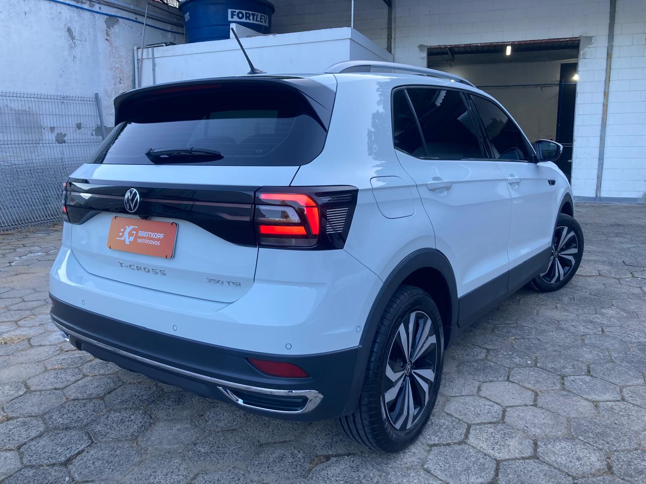 vw - volkswagen t-cross 1.4 tsi highline (aut) (flex)