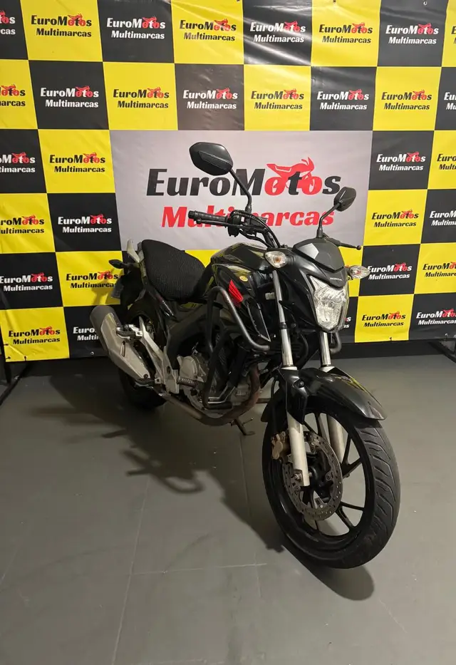 Moto Honda CB 250F Twister 2016 Standard