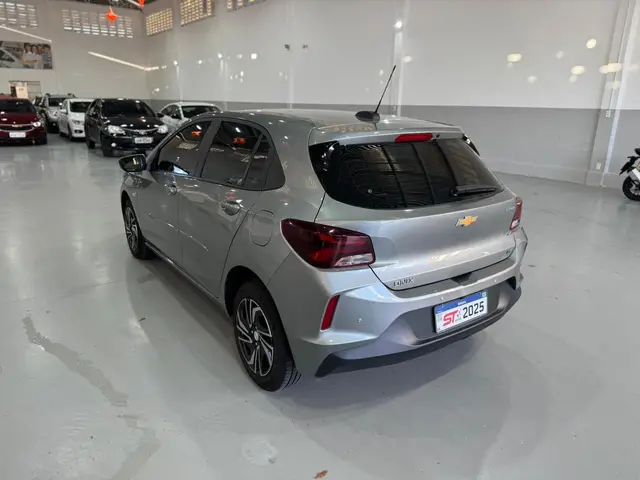 Carro Chevrolet Onix 2025 LT 1.0