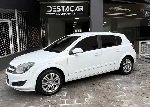 Carro Chevrolet Vectra GT 2011 -X 2.0 8V (Flex)