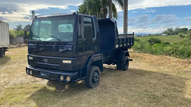 Caminhão Ford Cargo 815 2001 Turbo