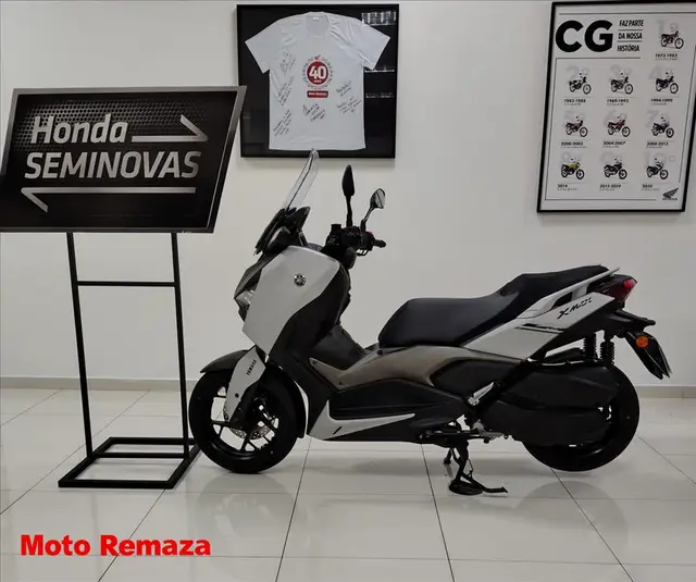 Moto Yamaha XMax 2025 250 Connected
