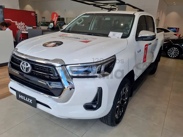 Carro Toyota Hilux Cabine Dupla 2026 SRV 4x4 2.8 Diesel