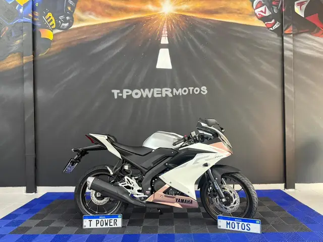 Moto Yamaha YZF R15 2026 ABS
