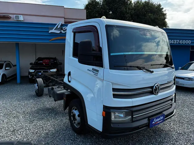 Caminhão Volkswagen Express 2019 DRC 4X2 2p (diesel) (E5)