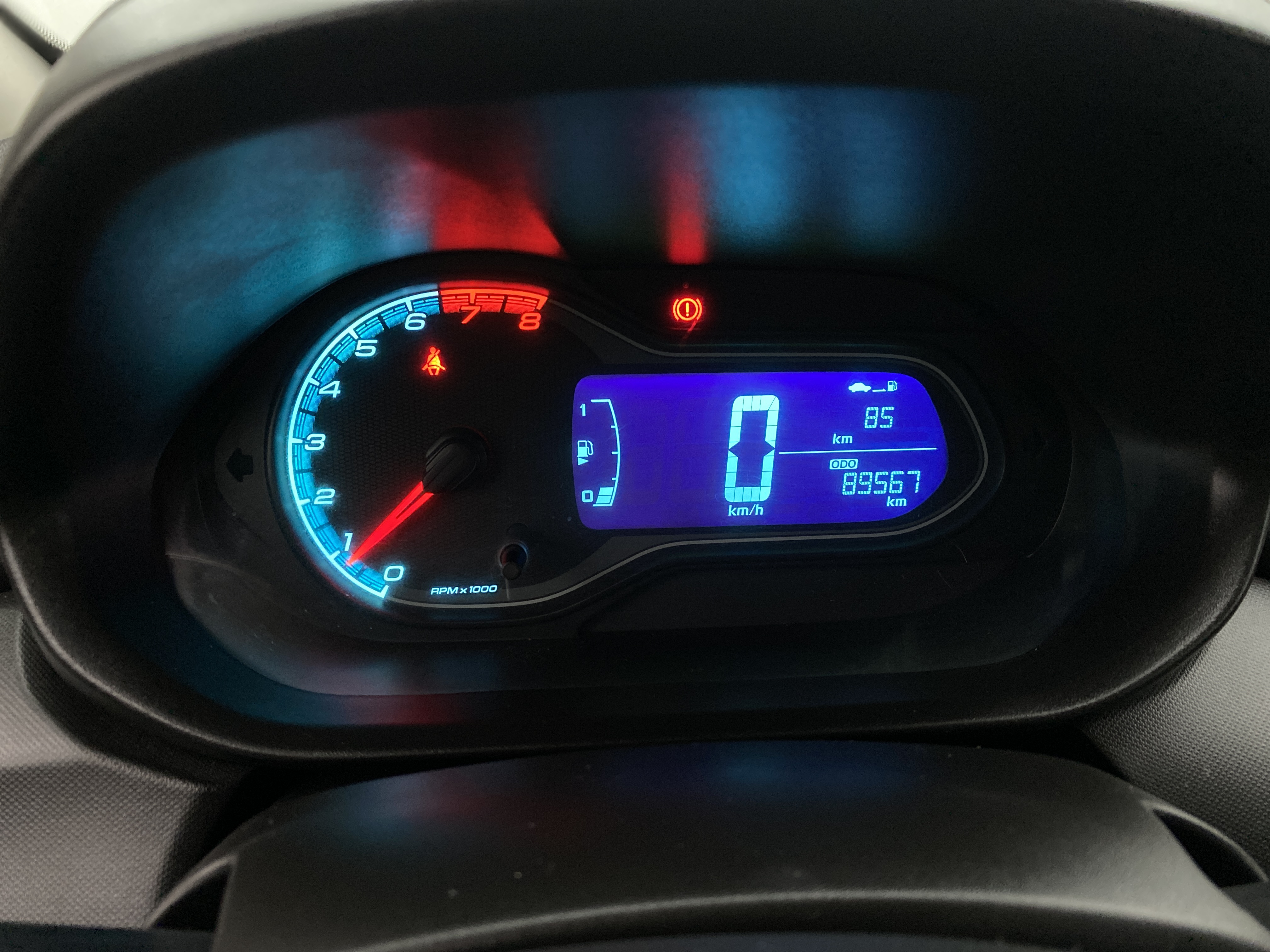 gm - chevrolet onix 1.4 ltz spe/4