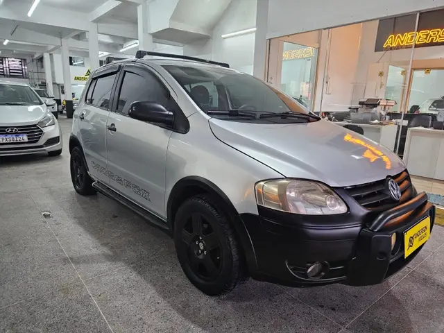 Carro Volkswagen CrossFox 2005 1.6 (Flex)