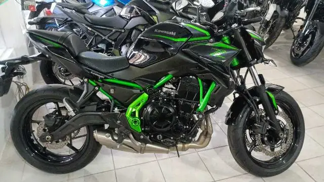 Moto Kawasaki Z 2025 650