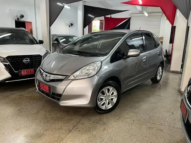 Carro Honda Fit 2013 LX 1.4 (flex)