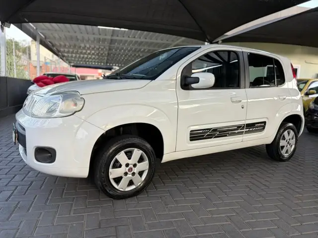 Carro Fiat Uno 2011 Vivace 1.0 8V (Flex) 4p