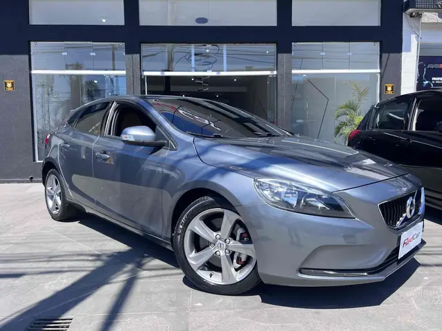 Carro Volvo V40 2018 2.0 T4 Kinetic