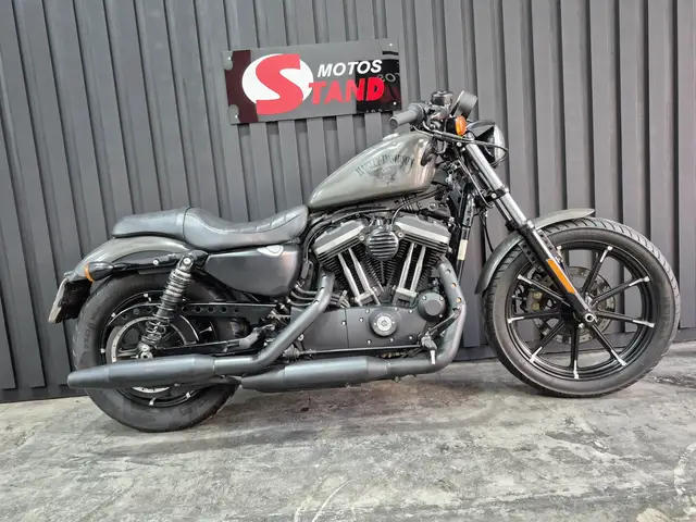 Moto Harley-Davidson Sportster XL 883 2018 Iron