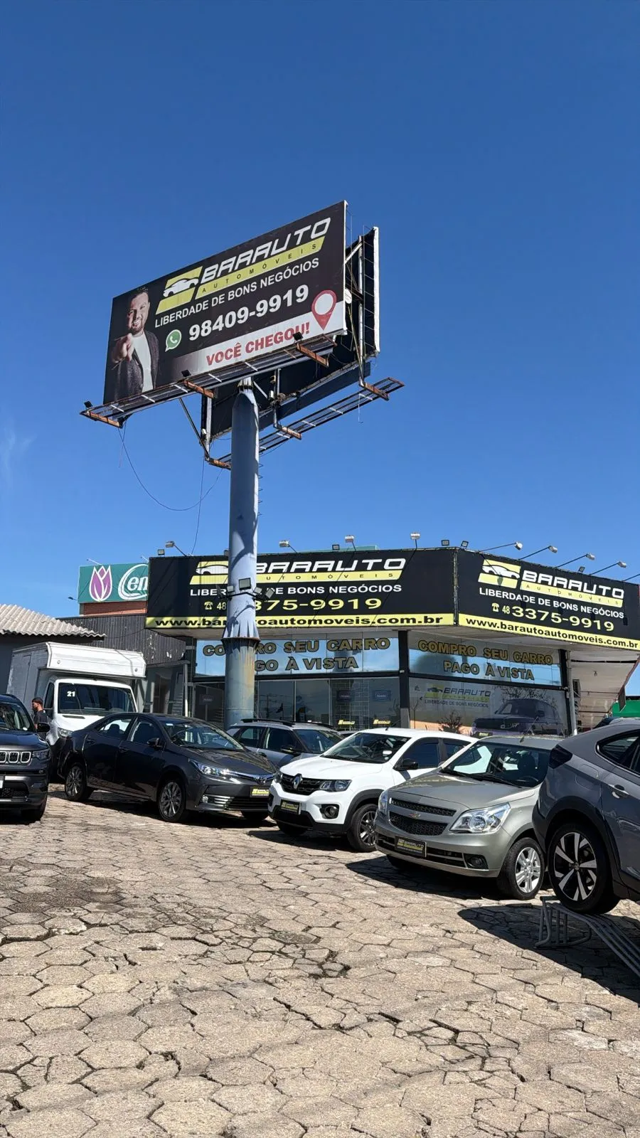 Fachada da loja Veículos à venda em Barauto Automoveis - São José - SC