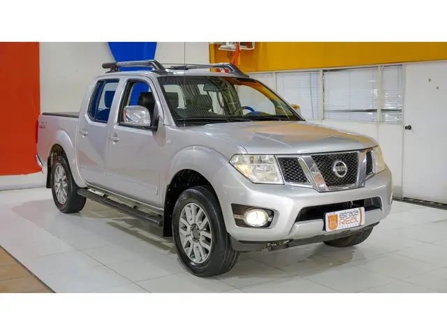 Carro Nissan Frontier 2014 2.5 TD CD 4x4 SL (Aut)