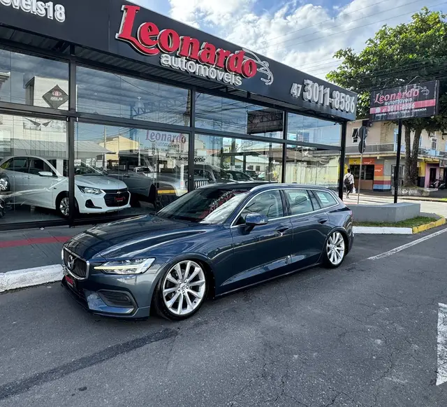 Carro Volvo V60 2020 2.0 T5 Drive-E Momentum