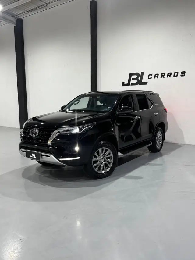 Carro Toyota SW4 2021 SRX 2.8 turbodiesel 7L 4x4 (Aut)