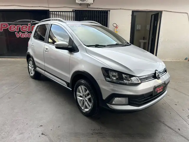 Carro Volkswagen CrossFox 2015 1.6 16v MSI (Flex)